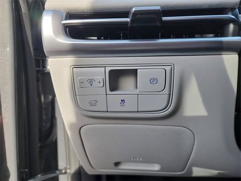 New 2025 Hyundai Tucson Limited image 22