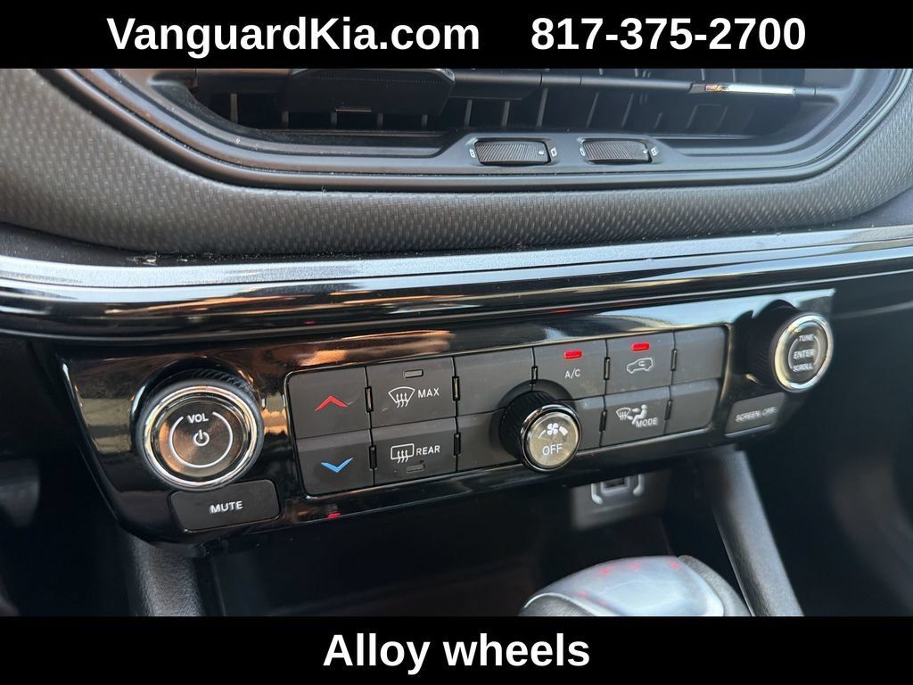 Used 2026 Jeep Compass Latitude AWD/4WD image 19