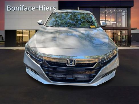 Used 2019 Honda Accord Touring image 2