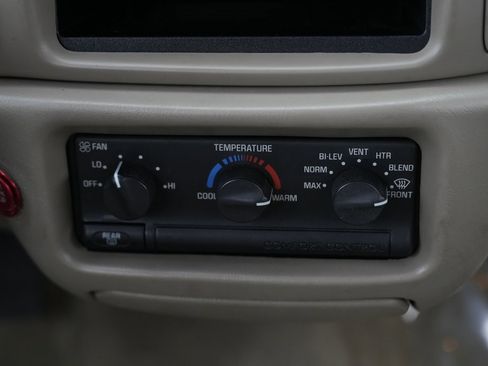 Used 1998 Buick Century Custom image 37