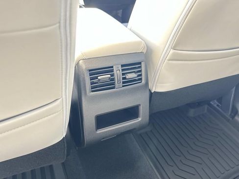 New 2026 Mitsubishi Outlander SE image 18