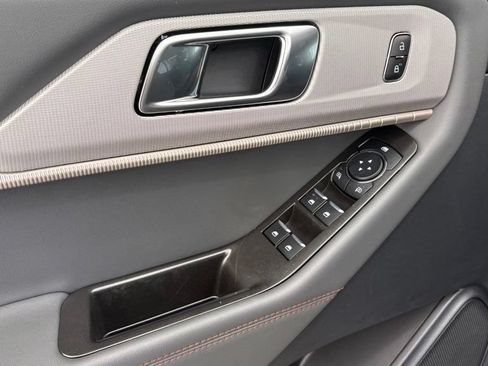 New 2026 Ford Explorer Active AWD/4WD image 17