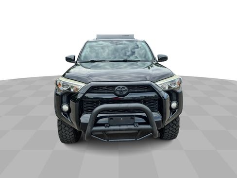 Used 2017 Toyota 4Runner SR5 AWD/4WD image 3