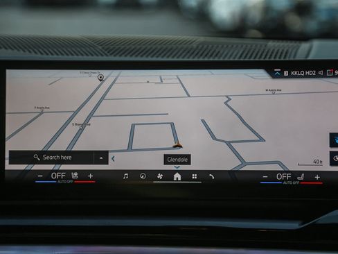 Used 2025 BMW i5 eDrive40i w/ Premium Package image 11