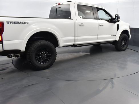 Used 2021 Ford F250 Lariat image 4
