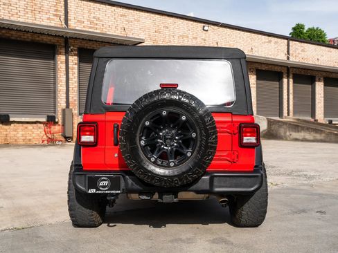 Used 2018 Jeep Wrangler Unlimited Sport AWD/4WD image 8