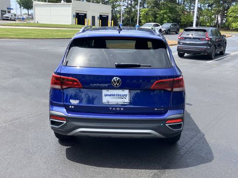 Used 2024 Volkswagen Taos SE AWD/4WD image 9