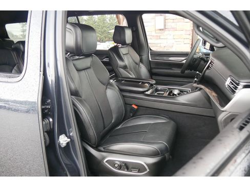 Used 2022 Jeep Wagoneer Series I image 14