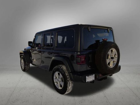 Used 2018 Jeep Wrangler Unlimited Sport S image 4