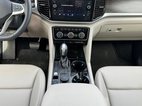 Certified 2023 Volkswagen Atlas SE AWD/4WD image 16