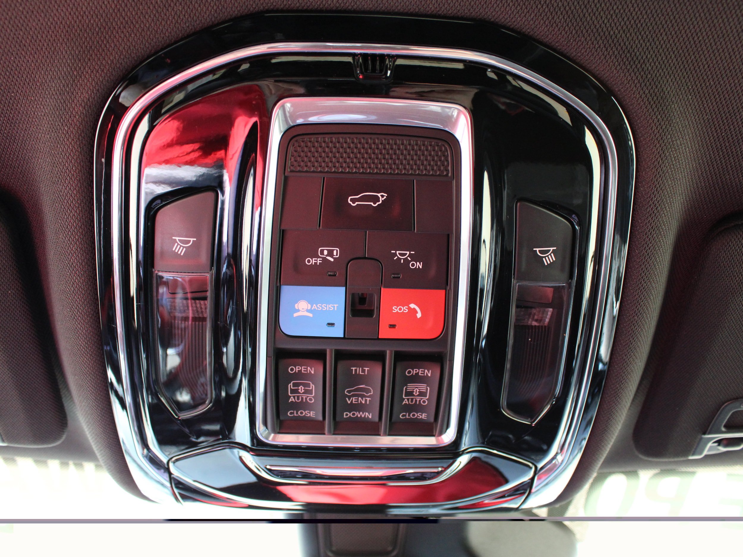 Used 2023 Jeep Grand Cherokee Overland AWD/4WD image 36