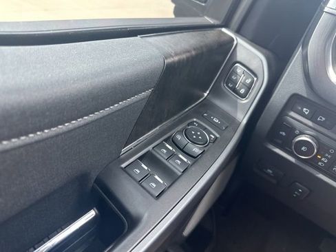 Used 2024 Ford F250 Lariat w/ Lariat Ultimate Package AWD/4WD image 21