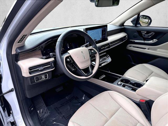 Used 2025 Lincoln Corsair Reserve FWD image 13
