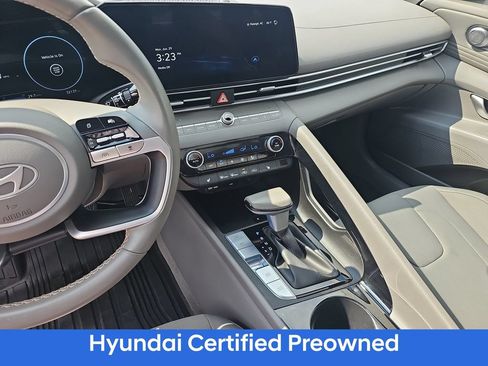Certified 2025 Hyundai Elantra SEL FWD image 22