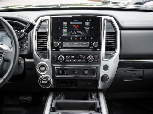 Used 2021 Nissan Titan SV w/ SV Convenience Package AWD/4WD image 29