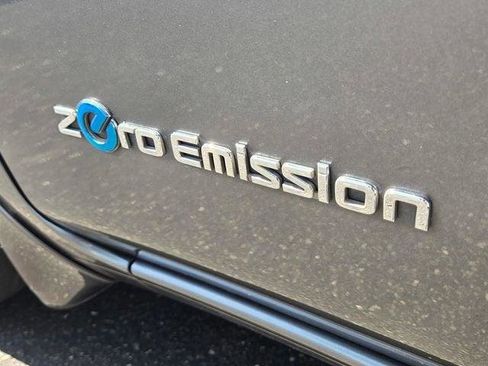 Used 2015 Nissan Leaf S w/ Charge Package FWD image 9