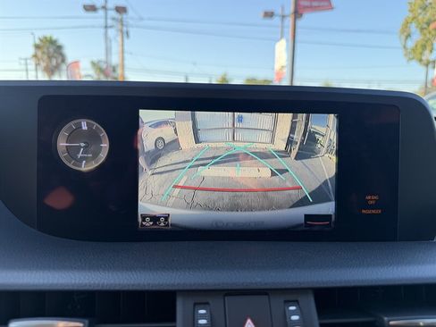 Used 2021 Lexus ES 300h w/ Premium Package FWD image 19