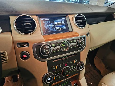 Used 2016 Land Rover LR4 HSE image 14