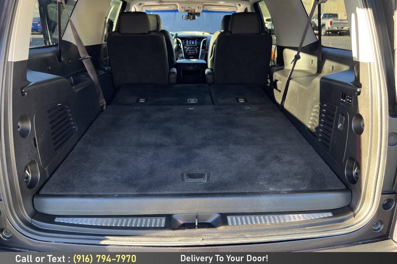 Used 2017 Cadillac Escalade ESV Luxury AWD/4WD image 12