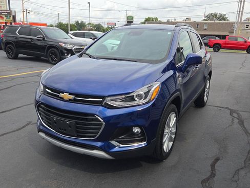 Used 2017 Chevrolet Trax Premier w/ Driver Confidence II Package AWD/4WD image 8