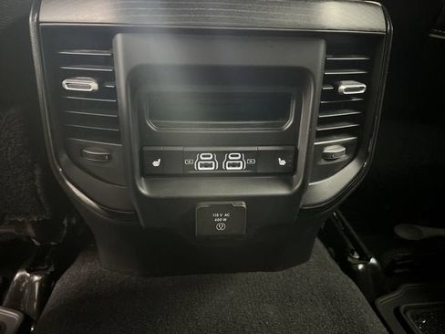 Used 2024 RAM 2500 Limited AWD/4WD image 22