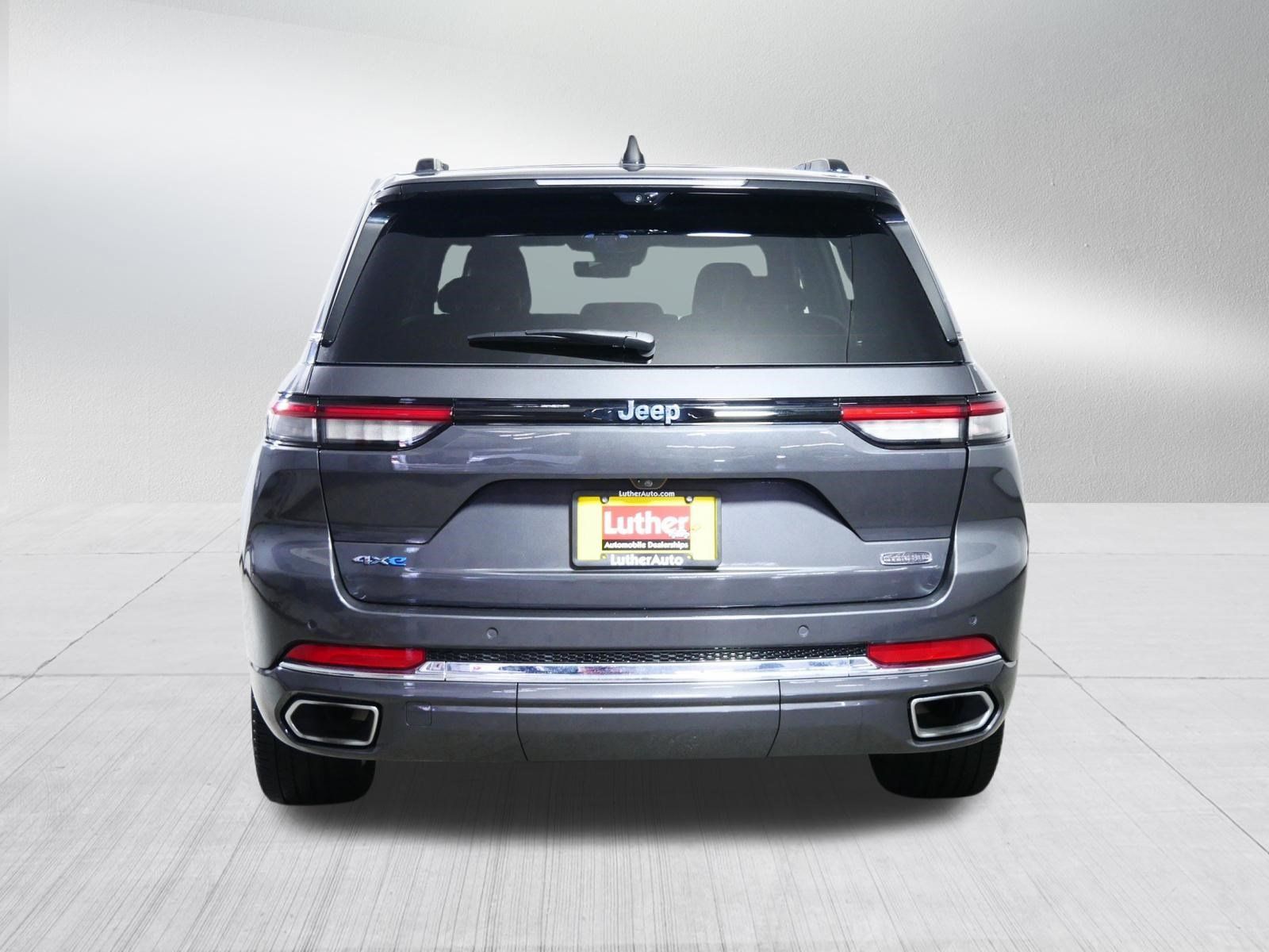 Used 2024 Jeep Grand Cherokee Overland w/ Advanced Protech Group III AWD/4WD image 6