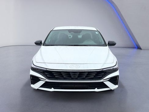 Certified 2025 Hyundai Elantra Sport image 3