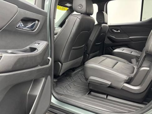 Used 2023 Chevrolet Traverse LT w/ LPO, Floor Liner Package FWD image 36