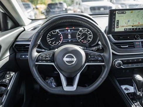 Used 2023 Nissan Altima 2.5 SV w/ SV Premium Package image 28