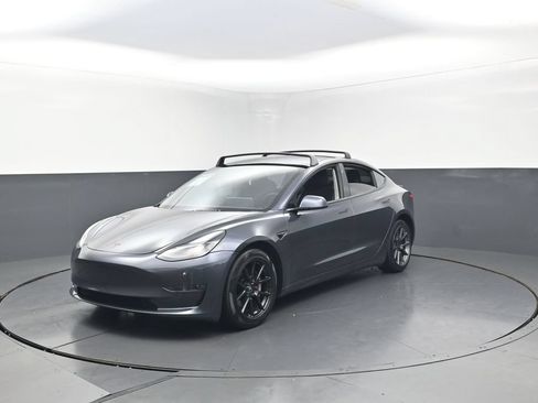 Used 2023 Tesla Model 3 Standard Range RWD image 6