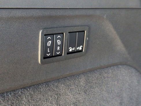 Used 2025 Cadillac Escalade IQ Luxury 2 AWD/4WD image 30
