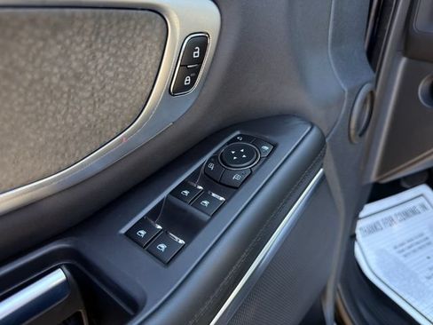 Used 2025 Ford Expedition Tremor AWD/4WD image 28