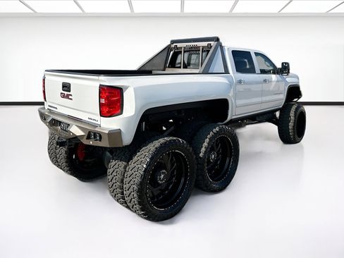 Used 2018 GMC Sierra 3500 Denali w/ Duramax Plus Package image 4