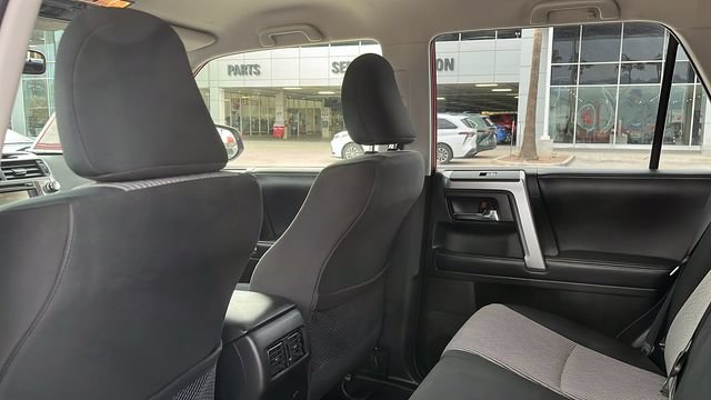 Used 2018 Toyota 4Runner SR5 AWD/4WD image 19