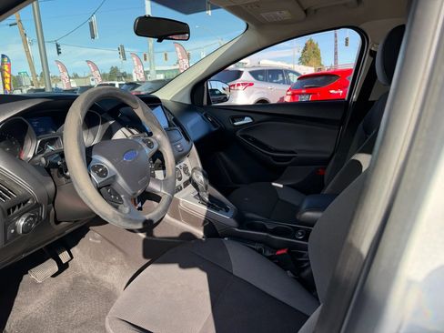 Used 2013 Ford Focus SE FWD image 17
