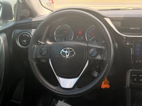 Used 2019 Toyota Corolla LE FWD image 17