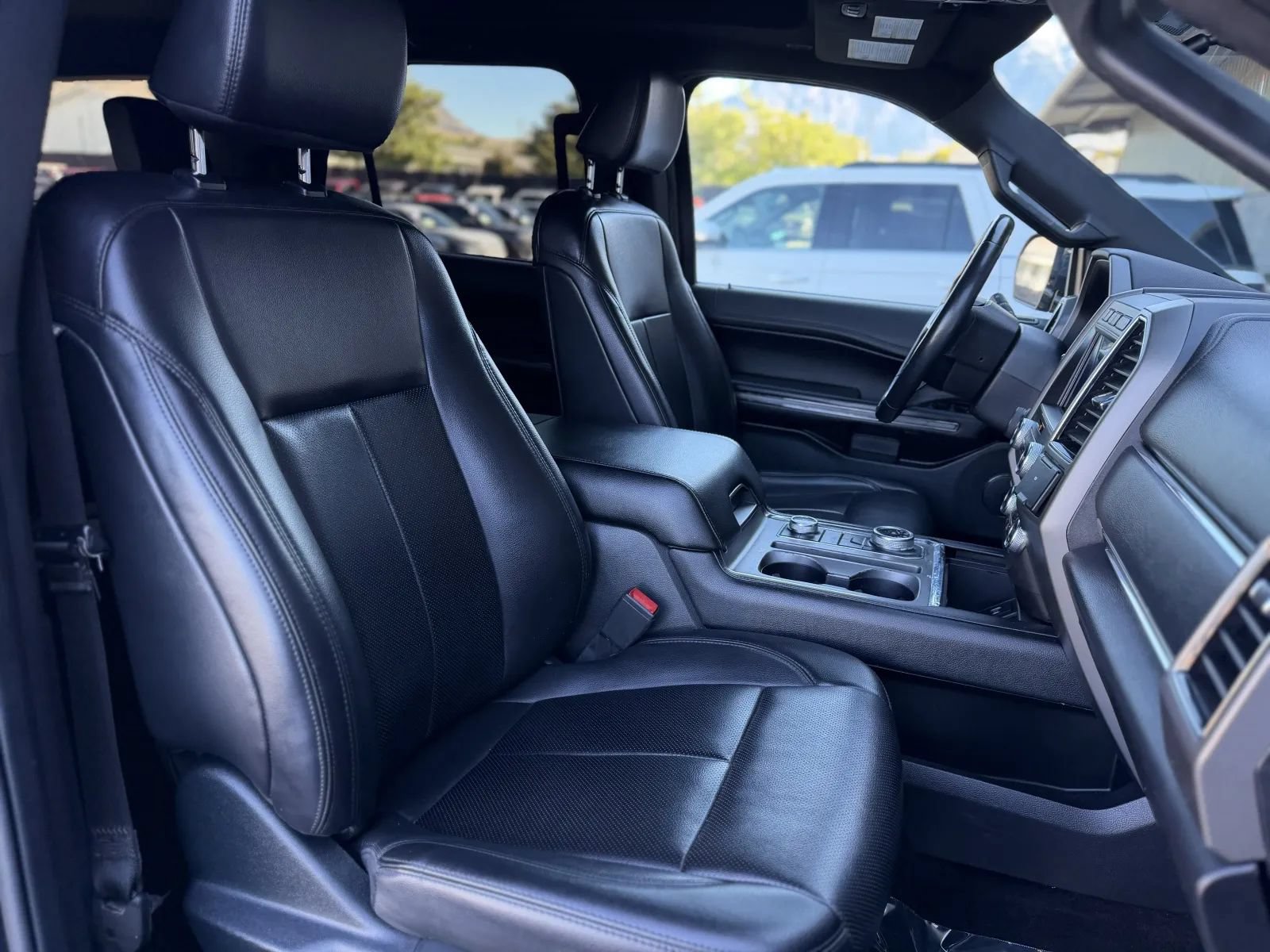 Used 2021 Ford Expedition XLT AWD/4WD image 22