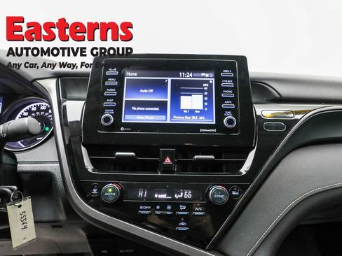 Used 2024 Toyota Camry SE image 12