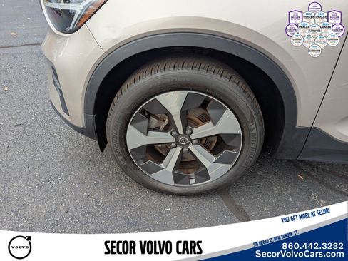 Certified 2023 Volvo XC40 B5 Plus AWD/4WD image 26