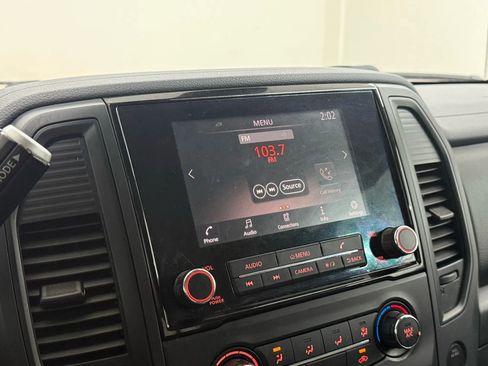 Used 2020 Nissan Titan S image 25