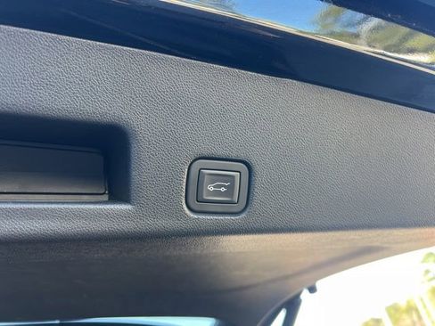 Used 2024 GMC Acadia AT4 w/ Luxury Package image 34