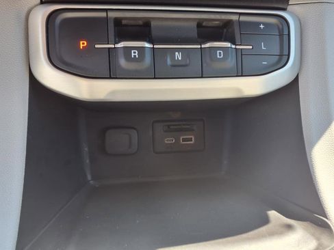 Certified 2023 GMC Acadia SLT image 12