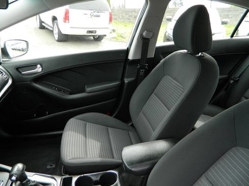 Used 2018 Kia Forte LX w/ LX Popular Package image 13