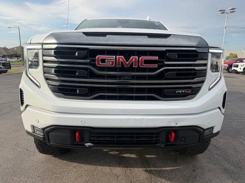 Used 2024 GMC Sierra 1500 AT4 w/ Technology Package AWD/4WD image 8