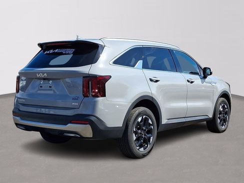 Certified 2025 Kia Sorento S image 6
