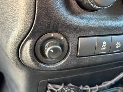 Used 2016 Jeep Wrangler Unlimited Sport w/ Quick Order Package 24S AWD/4WD image 21