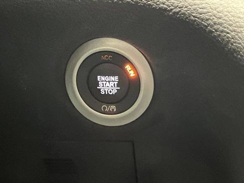 Used 2020 Chrysler Pacifica Limited w/ Advanced Safetytec Group image 23