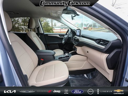 Used 2022 Ford Escape SE image 21