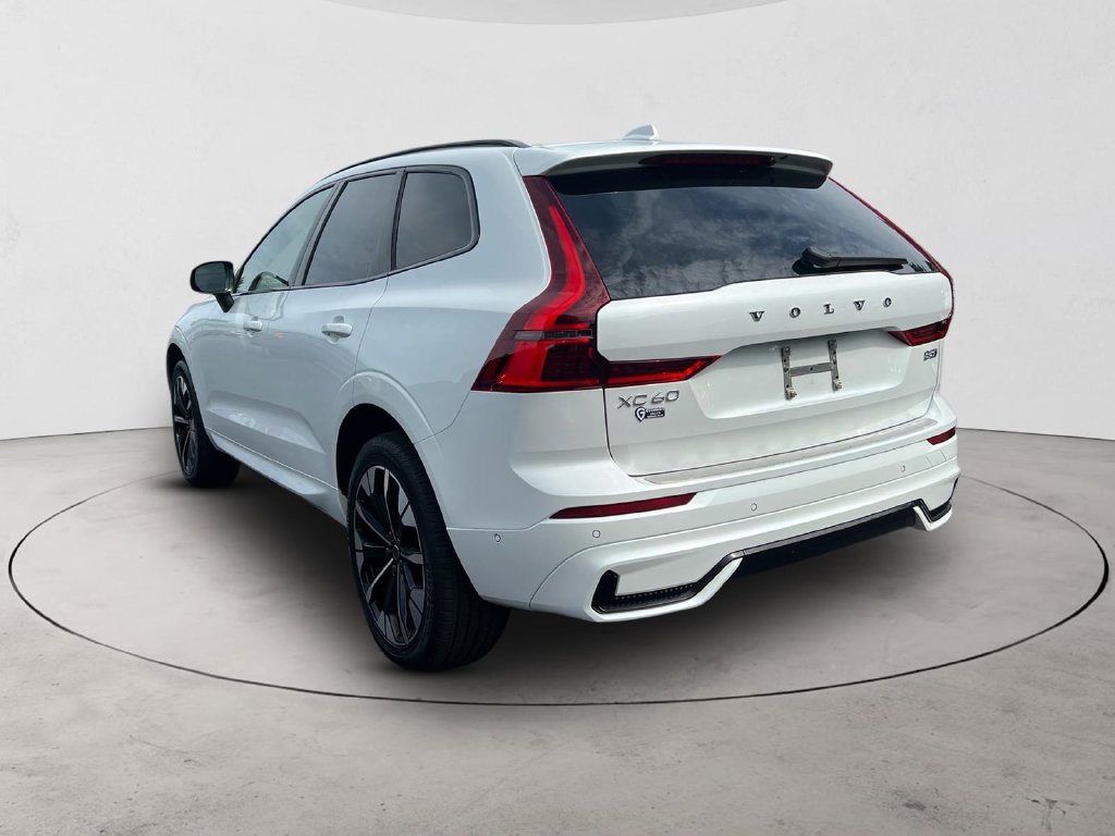 Certified 2026 Volvo XC60 B5 Plus AWD/4WD image 3