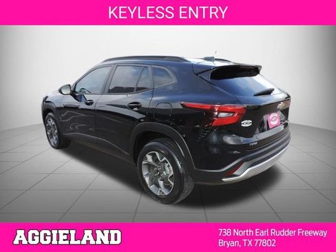 Certified 2024 Chevrolet Trax LT w/ Driver Confidence Package FWD image 7